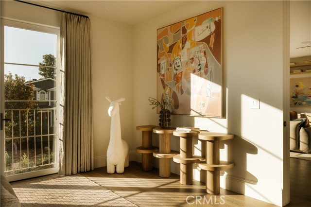 Detail Gallery Image 27 of 50 For 4748 Noble Ave, Sherman Oaks,  CA 91403 - 5 Beds | 5/1 Baths