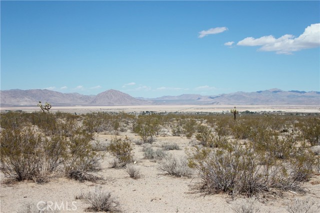769 Meridian Road, Lucerne Valley CA: https://media.crmls.org/medias/fbe3d6ff-ce9a-4afc-af7d-36608f0a047f.jpg