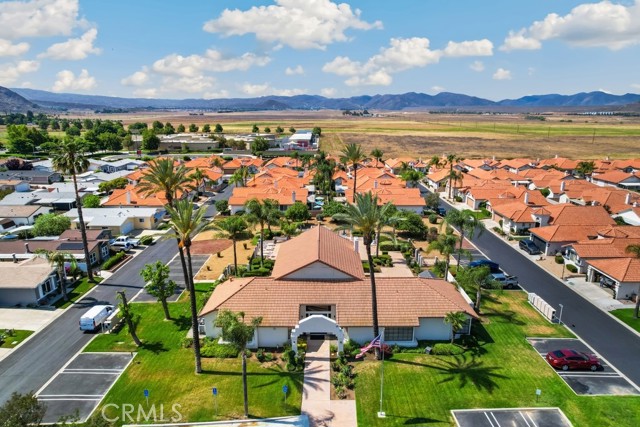 521 Bermuda Drive, Hemet CA: https://media.crmls.org/medias/fbe3ef25-51e3-4c7b-9f07-7c827179850d.jpg
