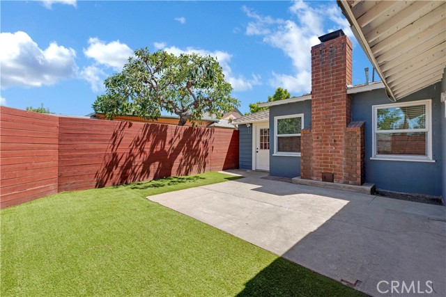 Detail Gallery Image 13 of 16 For 7517 Louise Ave, Lake Balboa,  CA 91406 - 2 Beds | 2 Baths