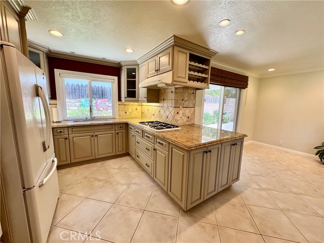 19020 Killoch Way, Porter Ranch CA: https://media.crmls.org/medias/fbe4709d-1e4b-4e7a-8da6-63de2148b89c.jpg