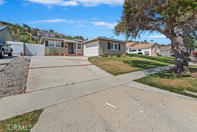 4402 Highgrove Avenue, Torrance CA: https://media.crmls.org/medias/fbe4b058-fd8b-407d-98a7-ef37658307fa.jpg