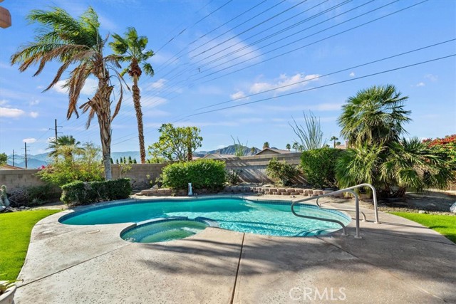 79105 Diane Drive, La Quinta CA: https://media.crmls.org/medias/fbe4e810-304c-477b-9d4e-0a86a1abdebd.jpg