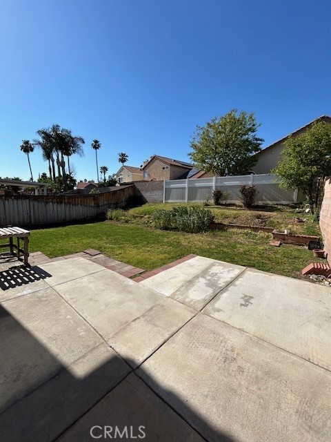 13646 Kings Canyon Court, Fontana CA: https://media.crmls.org/medias/fbe55f1e-5019-457c-afb5-40704c3d68e3.jpg