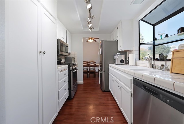 29124 Rangewood Road, Castaic CA: https://media.crmls.org/medias/fbe56731-567b-47ea-bf5a-a32e8f69b2f1.jpg