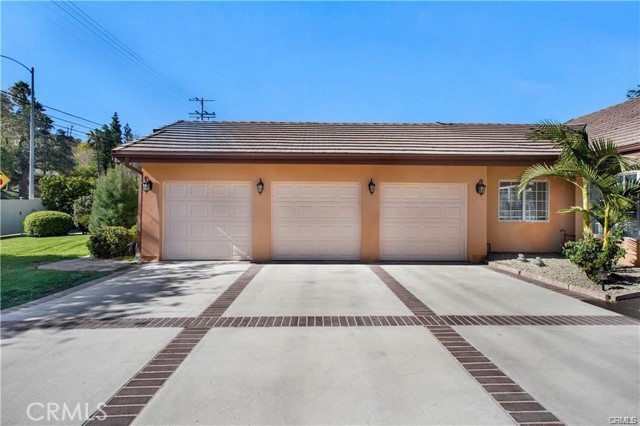 Detail Gallery Image 8 of 55 For 22329 Plummer St, Chatsworth,  CA 91311 - 4 Beds | 5 Baths
