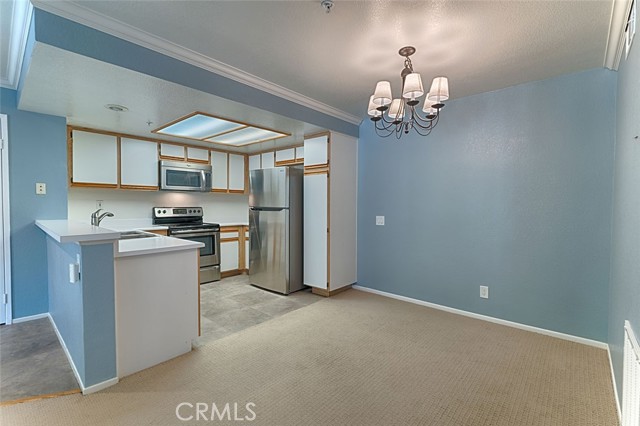 Detail Gallery Image 20 of 49 For 215 S Cross Creek Rd #E,  Orange,  CA 92869 - 1 Beds | 1 Baths