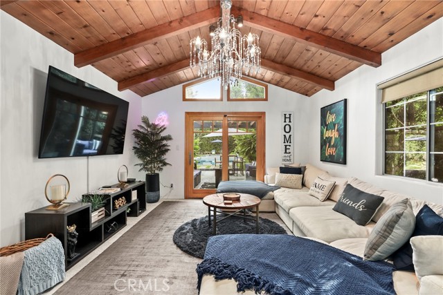 Detail Gallery Image 13 of 35 For 22900 Hatteras Ave, Woodland Hills,  CA 91367 - 3 Beds | 2/1 Baths