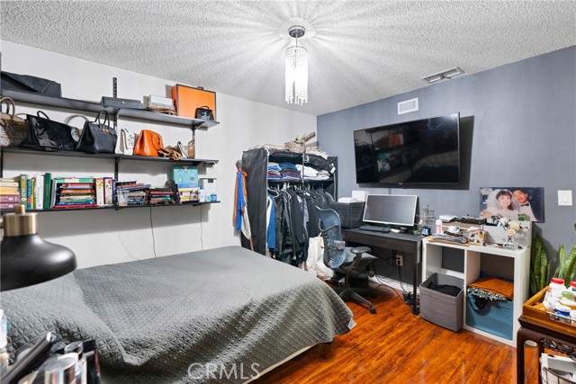 Detail Gallery Image 24 of 44 For 2011 W Katella, Anaheim,  CA 92804 - 4 Beds | 2 Baths