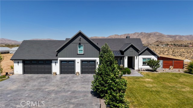 23670 Shirwaun, Apple Valley CA: https://media.crmls.org/medias/fbe7066d-49a0-4782-bd89-e15669296280.jpg