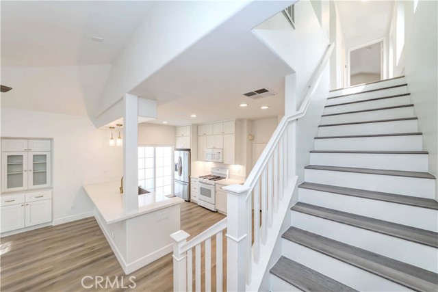 58 Paisley Place, Irvine CA: https://media.crmls.org/medias/fbe71787-3091-41a0-ac51-db7e72df8350.jpg