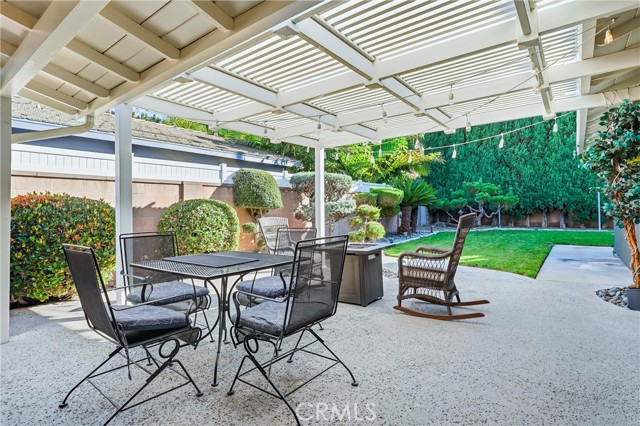 1124 E Maplewood Place, Orange CA: https://media.crmls.org/medias/fbe7265b-8e2f-4f81-8e44-82c8f85281d8.jpg