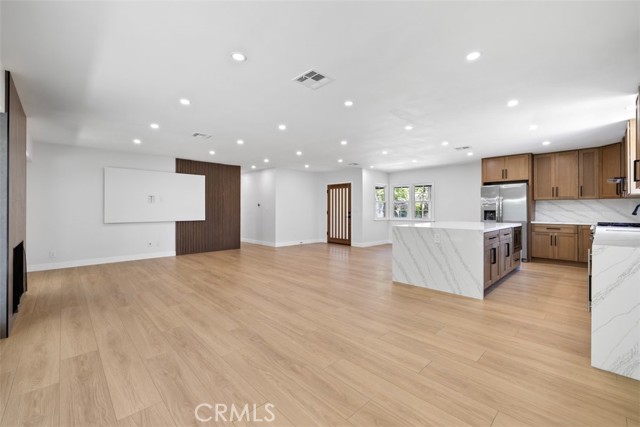 Detail Gallery Image 7 of 38 For 22306 Marlin Pl, Canoga Park,  CA 91303 - 4 Beds | 3 Baths