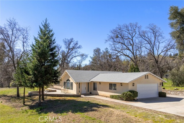 Detail Gallery Image 2 of 75 For 50174 Road 620, Oakhurst,  CA 93644 - 3 Beds | 2 Baths