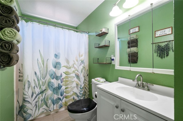 Detail Gallery Image 13 of 26 For 857 E 109th, Los Angeles,  CA 90059 - 4 Beds | 2 Baths