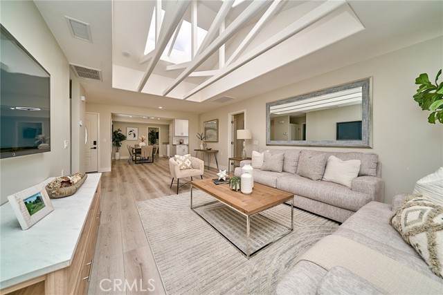 Detail Gallery Image 5 of 26 For 3287 San Amadeo #B,  Laguna Woods,  CA 92637 - 2 Beds | 2 Baths