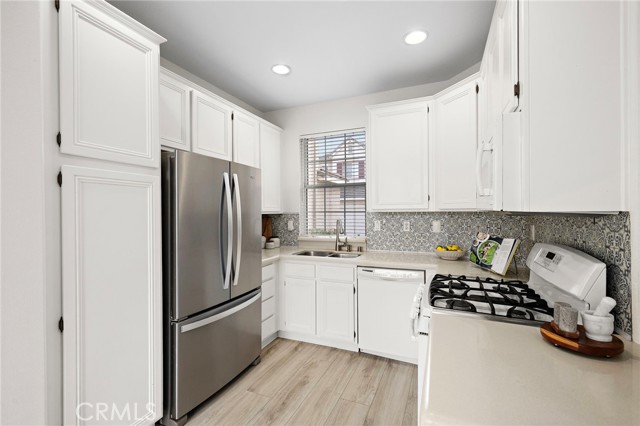 Detail Gallery Image 8 of 26 For 156 Seacountry Ln, Rancho Santa Margarita,  CA 92688 - 2 Beds | 2/1 Baths