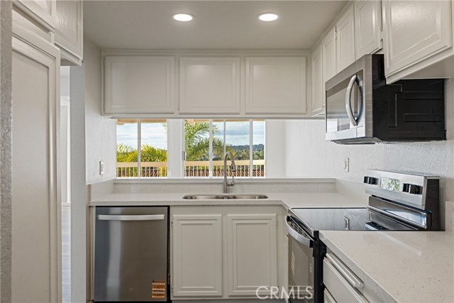 Detail Gallery Image 13 of 41 For 2315 Caringa #51,  Carlsbad,  CA 92009 - 2 Beds | 2 Baths