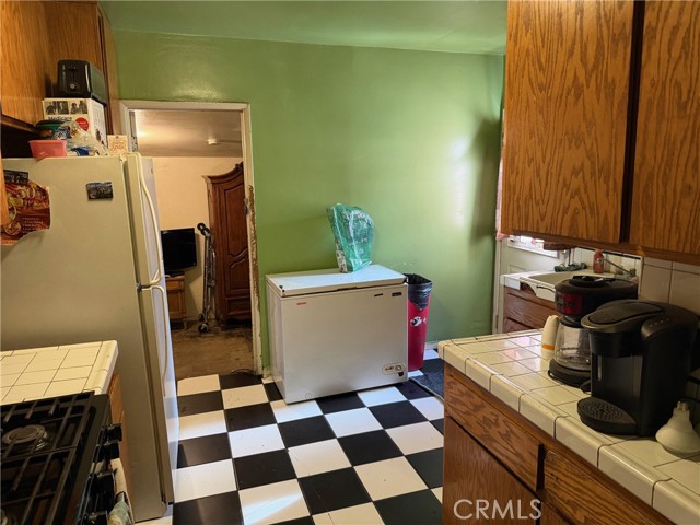 Detail Gallery Image 8 of 16 For 3726 E Iva, Compton,  CA 90221 - 3 Beds | 2 Baths