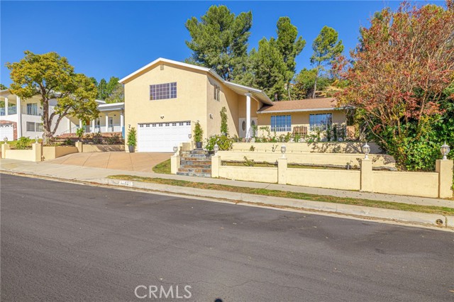 Detail Gallery Image 2 of 56 For 17527 Orna Dr, Granada Hills,  CA 91344 - 5 Beds | 6 Baths