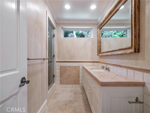 Detail Gallery Image 36 of 56 For 3635 Serra Rd, Malibu,  CA 90265 - 4 Beds | 3 Baths