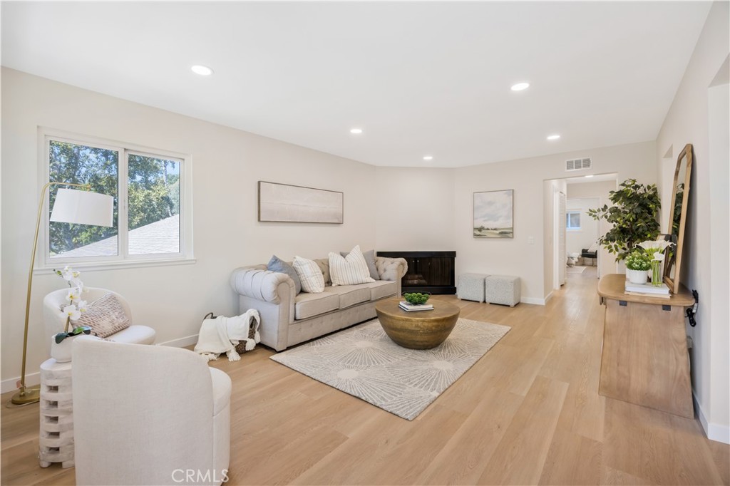 336 E Briardale Avenue #3