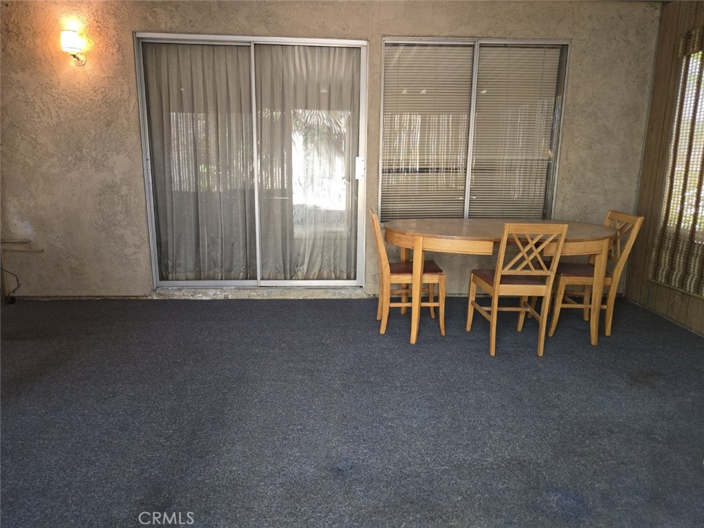 https://media.crmls.org/medias/fbec2506-cbbd-4dd9-92b2-fc6ebb481aab.jpg?preset=X-Large