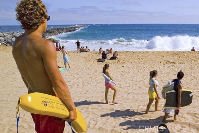 Detail Gallery Image 14 of 20 For 215 29th St #B,  Newport Beach,  CA 92663 - 1 Beds | 1 Baths