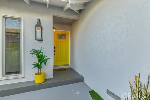 14614 Runnymede Street, Van Nuys CA: https://media.crmls.org/medias/fbedaebf-8600-4096-8d70-37c80201b8d1.jpg