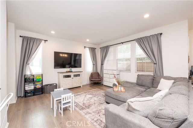 Detail Gallery Image 12 of 60 For 2350 S via Esplanade #31,  Ontario,  CA 91762 - 3 Beds | 2/1 Baths