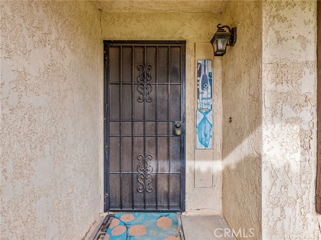 Detail Gallery Image 3 of 35 For 15476 Pahute St, Victorville,  CA 92395 - 3 Beds | 2 Baths