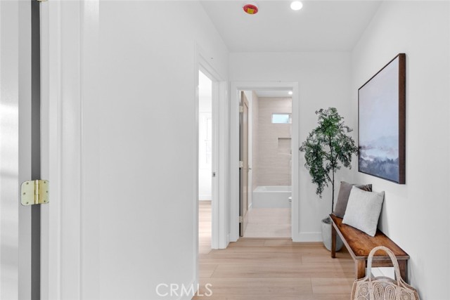 Detail Gallery Image 32 of 65 For 8372 Outland View Dr, Sun Valley,  CA 91352 - 3 Beds | 2/1 Baths