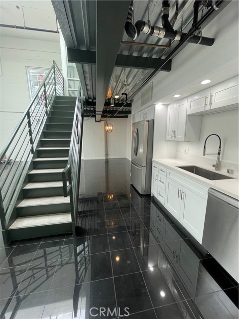 Detail Gallery Image 14 of 75 For 420 S San Pedro St #102,  Los Angeles,  CA 90013 - 2 Beds | 1/1 Baths