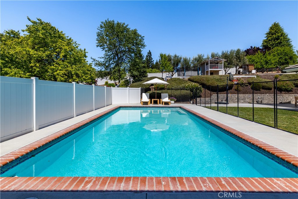 1307 Crown Way