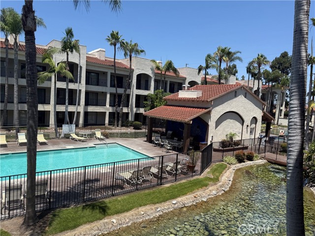 Detail Gallery Image 10 of 11 For 11630 Warner #508,  Fountain Valley,  CA 92708 - 2 Beds | 2 Baths