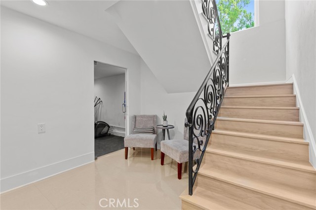 Detail Gallery Image 11 of 26 For 3677 Eddingham Ave, Calabasas,  CA 91302 - 6 Beds | 6/1 Baths