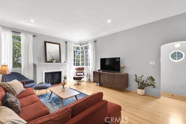 2527 Canyon Drive, Los Angeles CA: https://media.crmls.org/medias/fbf270e3-e041-41b5-abe6-36ae4046ccef.jpg