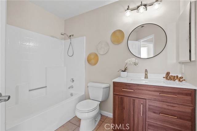 Detail Gallery Image 9 of 21 For 28468 Klondike, Lake Forest,  CA 92679 - 3 Beds | 3 Baths