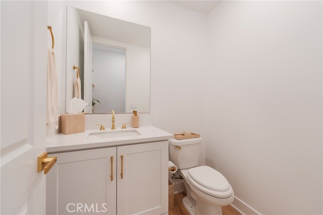 Detail Gallery Image 4 of 49 For 9672 Dawning Dr, Huntington Beach,  CA 92646 - 5 Beds | 4/1 Baths