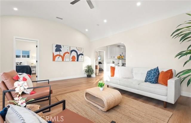 Detail Gallery Image 7 of 37 For 5414 Hillcrest, Los Angeles,  CA 90043 - 3 Beds | 2 Baths