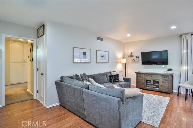 Detail Gallery Image 5 of 49 For 8247 Jadeite Ave, Rancho Cucamonga,  CA 91730 - 3 Beds | 1/1 Baths