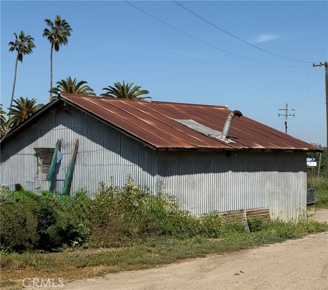 Image 5 of 7 For 23172 Robertson Boulevard