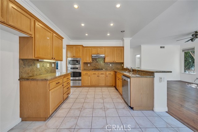 Detail Gallery Image 12 of 33 For 2357 Laurelwood Dr, Thousand Oaks,  CA 91362 - 4 Beds | 3 Baths