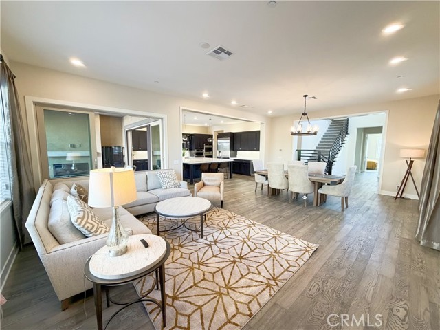 Detail Gallery Image 12 of 46 For 64 Turnstone, Irvine,  CA 92618 - 4 Beds | 4/1 Baths