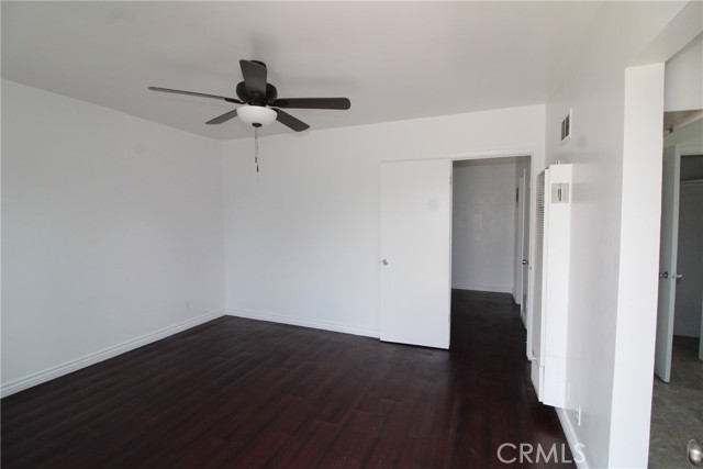Detail Gallery Image 3 of 12 For 4954 Tweedy Bld #F,  South Gate,  CA 90280 - 2 Beds | 2 Baths