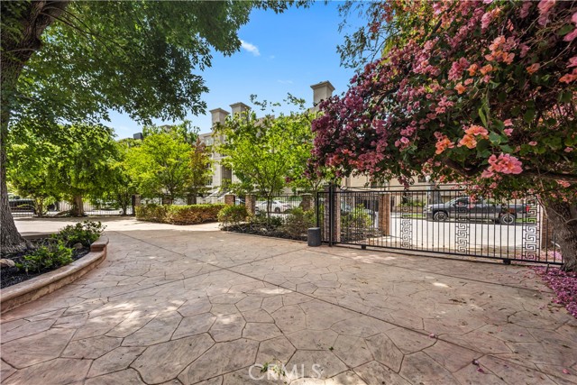 Detail Gallery Image 42 of 43 For 4428 Saugus Ave, Sherman Oaks,  CA 91403 - 4 Beds | 4 Baths