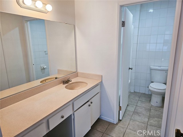 Detail Gallery Image 11 of 18 For 10566 Sunland Bld #1,  Sunland,  CA 91040 - 3 Beds | 2/1 Baths