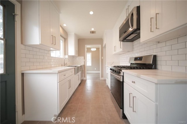 Detail Gallery Image 4 of 19 For 6007 Coldbrook, Lakewood,  CA 90713 - 3 Beds | 2 Baths