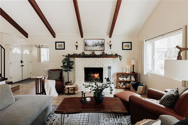 Detail Gallery Image 9 of 73 For 26625 Pinehurst Dr, Lake Arrowhead,  CA 92352 - 4 Beds | 3 Baths