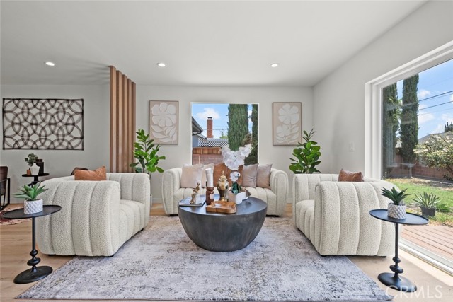 Detail Gallery Image 19 of 33 For 20356 Gresham St, Los Angeles,  CA 91306 - 4 Beds | 2/1 Baths